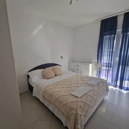 Sandi Apartamento *