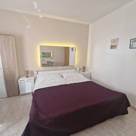 Sandi Apartamento Makarska