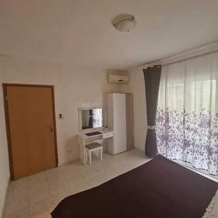 Sandi Apartamento *